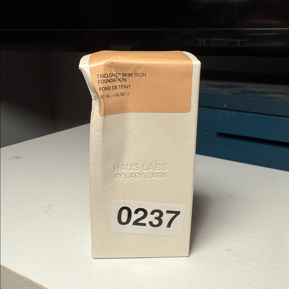 Haus Labs By Lady Gaga Triclone Skin Tech Foundation - shade 160 light neutral
